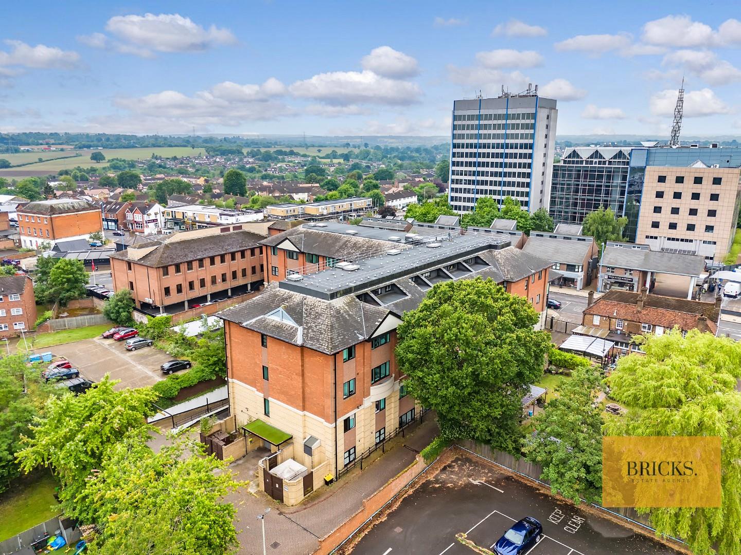 wGCbGr6UDU-2z7EjAu4kWQ